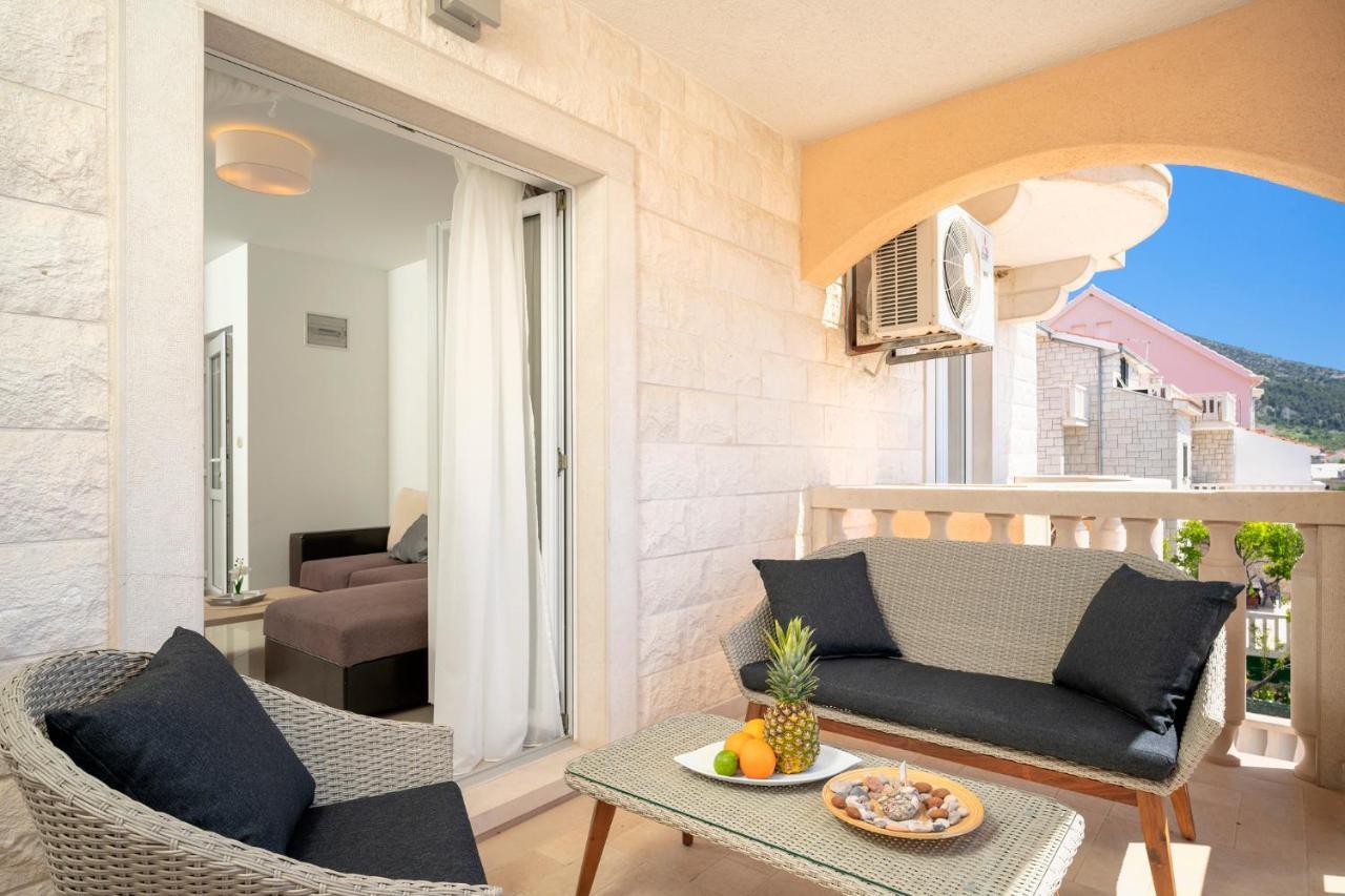 Hektorovic Poolside Apartments Bol Bagian luar foto