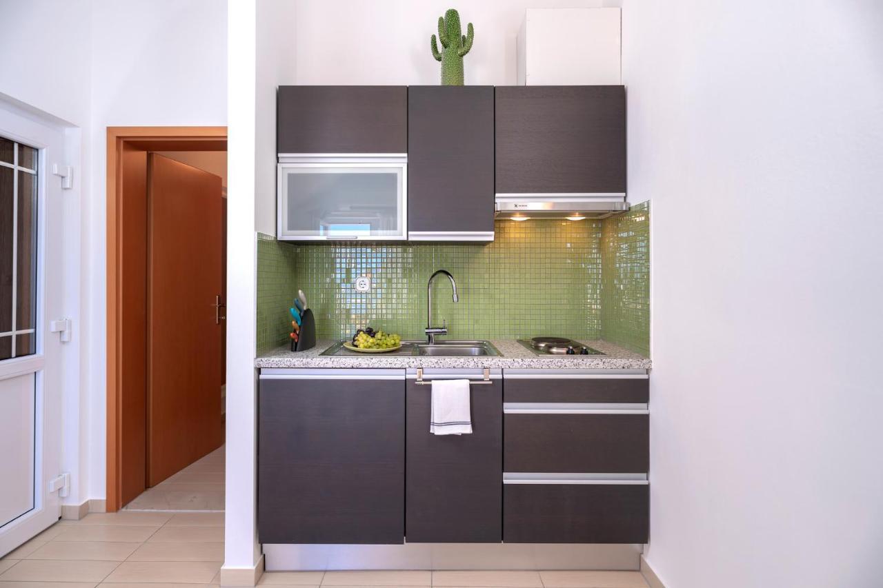 Hektorovic Poolside Apartments Bol Bagian luar foto