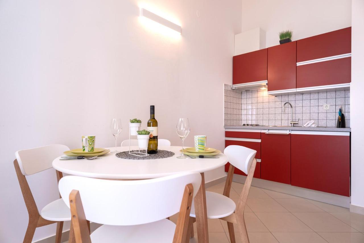 Hektorovic Poolside Apartments Bol Bagian luar foto