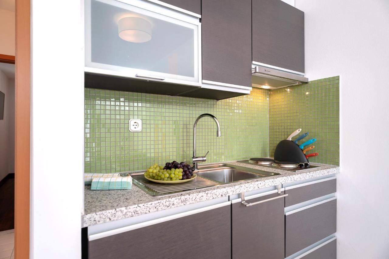 Hektorovic Poolside Apartments Bol Bagian luar foto