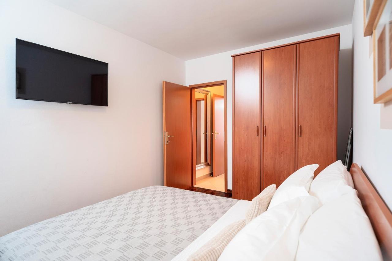 Hektorovic Poolside Apartments Bol Bagian luar foto