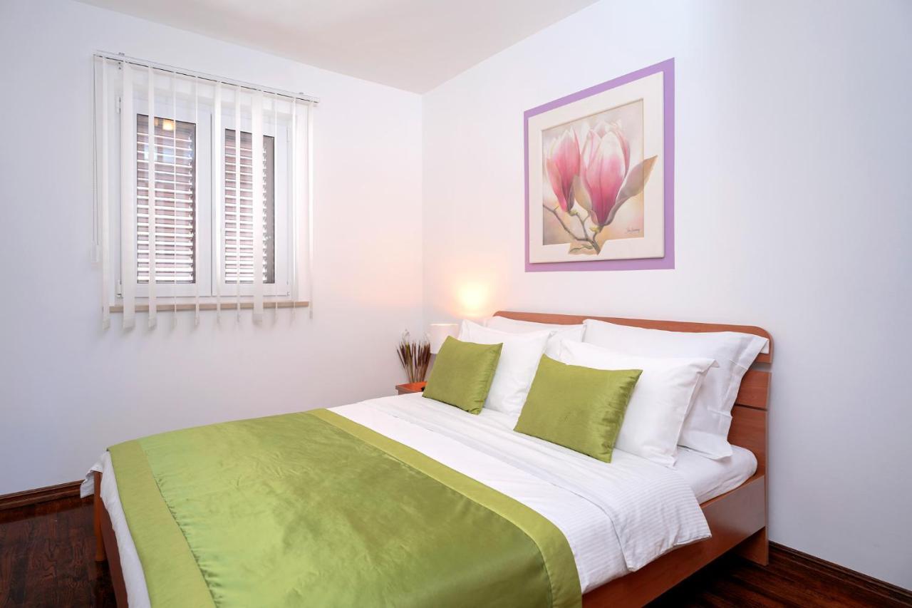 Hektorovic Poolside Apartments Bol Bagian luar foto