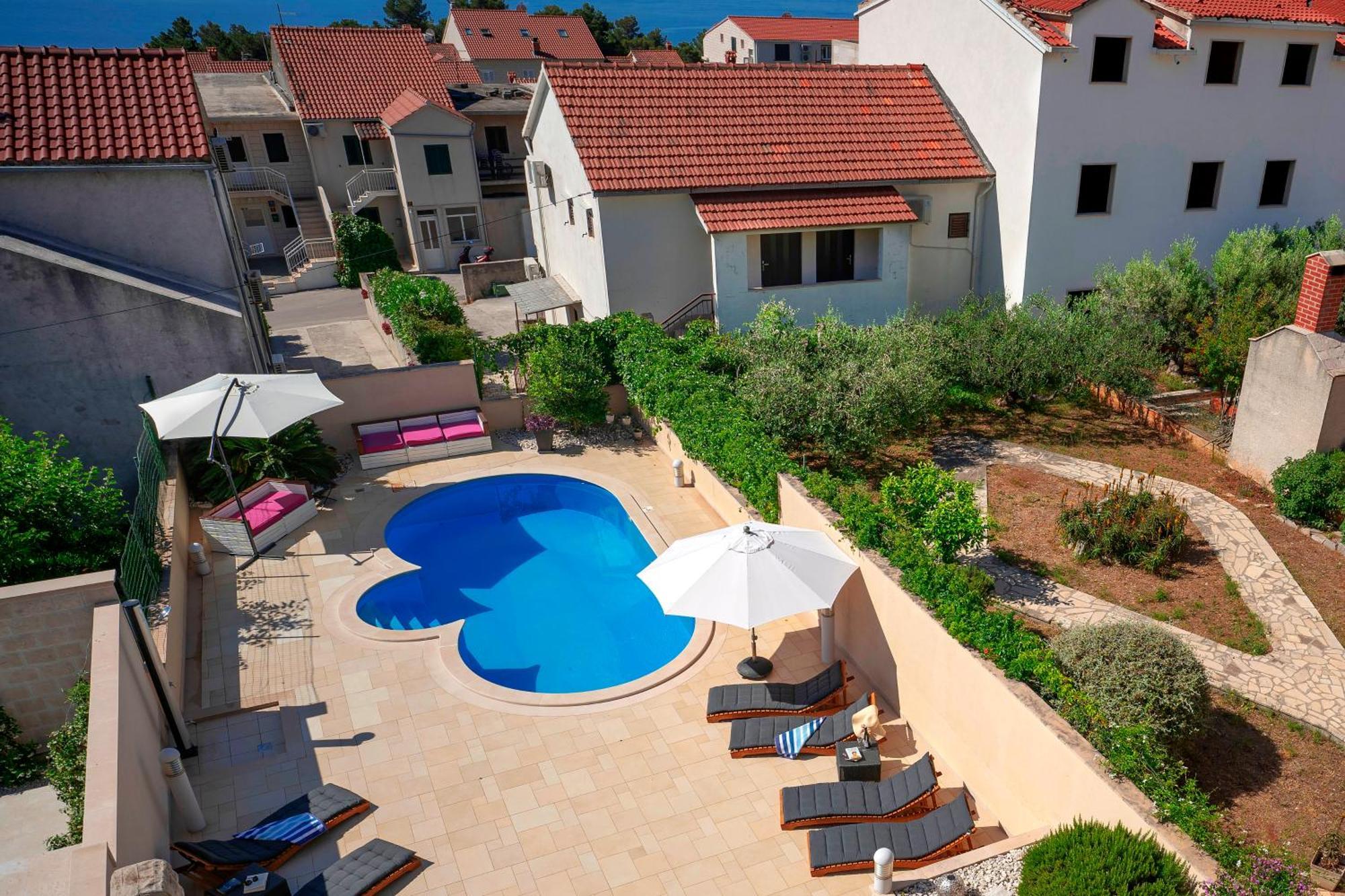 Hektorovic Poolside Apartments Bol Bagian luar foto